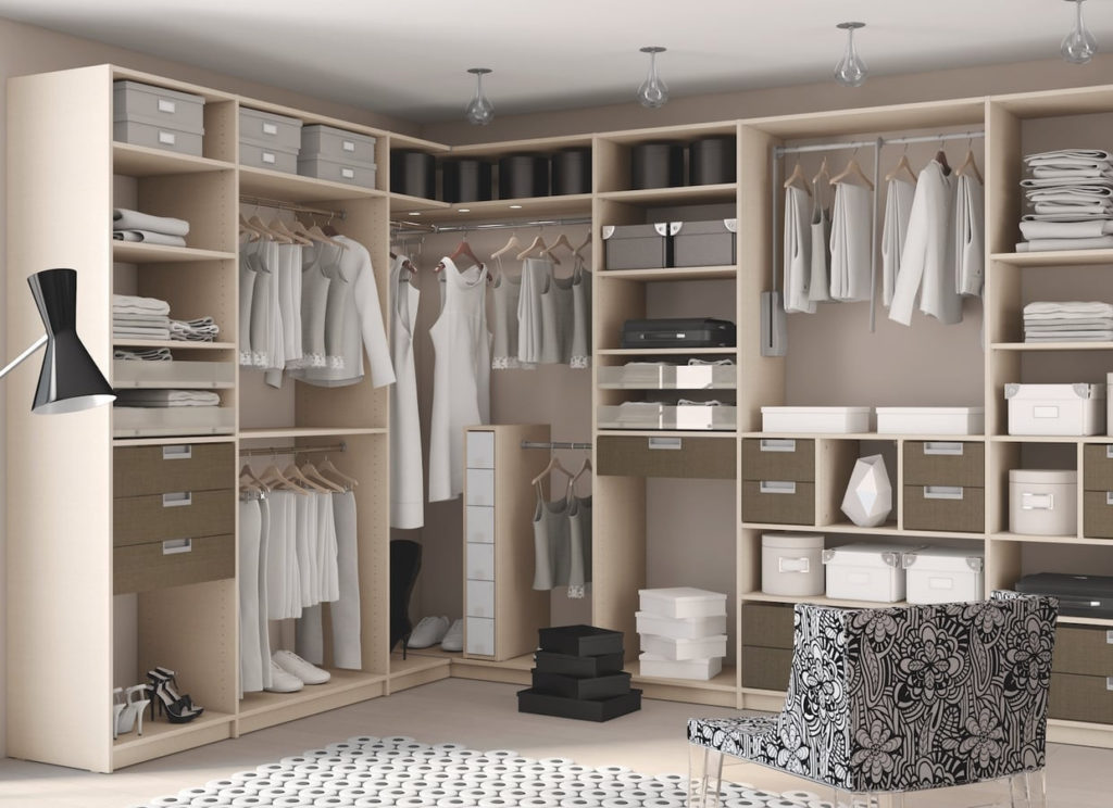 Optimiser le rangement dans un dressing - M6