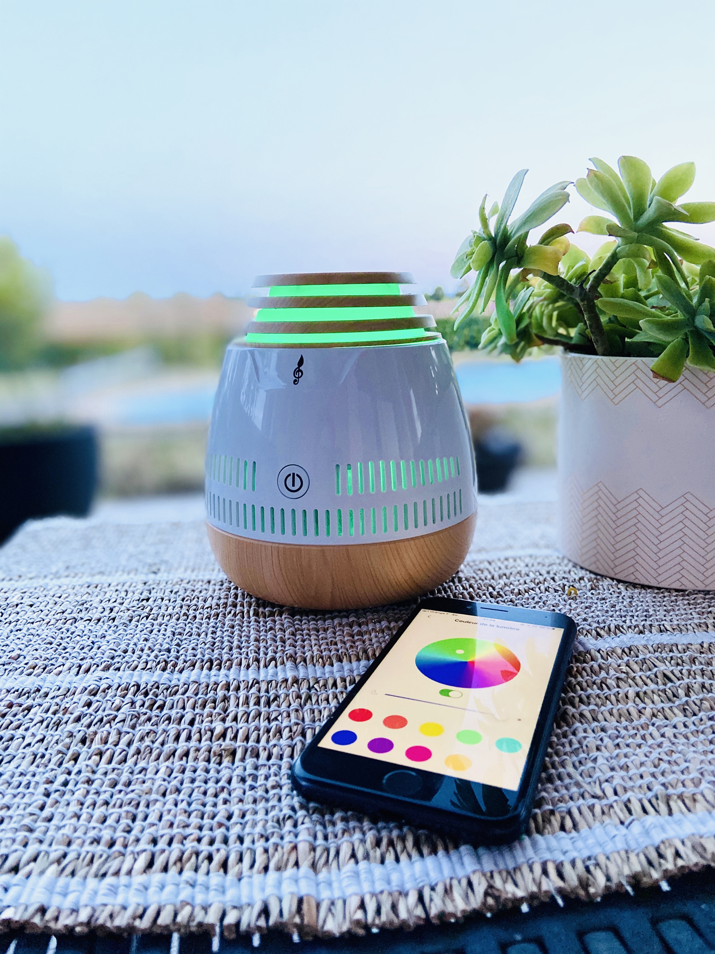 diffuseur-huiles-essentielles-enceinte-lumineuse-bluetooth-aromasound